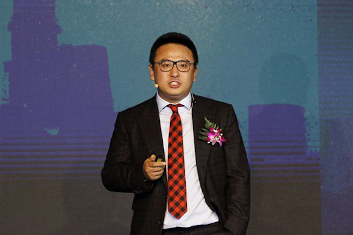 3年前,把“孩子”卖给阿里套现上亿身家后,张旭豪去哪潇洒了? 3年前,把“孩子”卖给阿里套现上亿身家后,张旭豪去哪潇洒了?