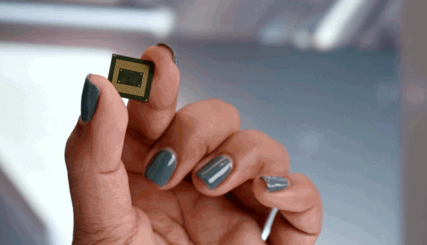 谷歌自研 Tensor 芯片,8核CPU,20核GPU 谷歌自研 Tensor 芯片,8核CPU,20核GPU
